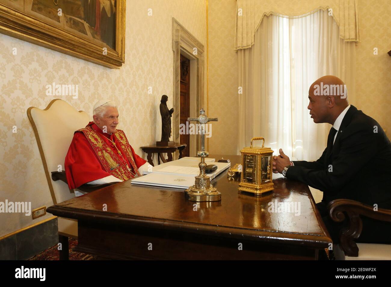 Il 21 novembre 2012 il Santo Padre Benedetto XVI incontra in Vaticano il Presidente di Haiti Michel Joseph Martelly. Foto di ABACAPRESS.COM Foto Stock