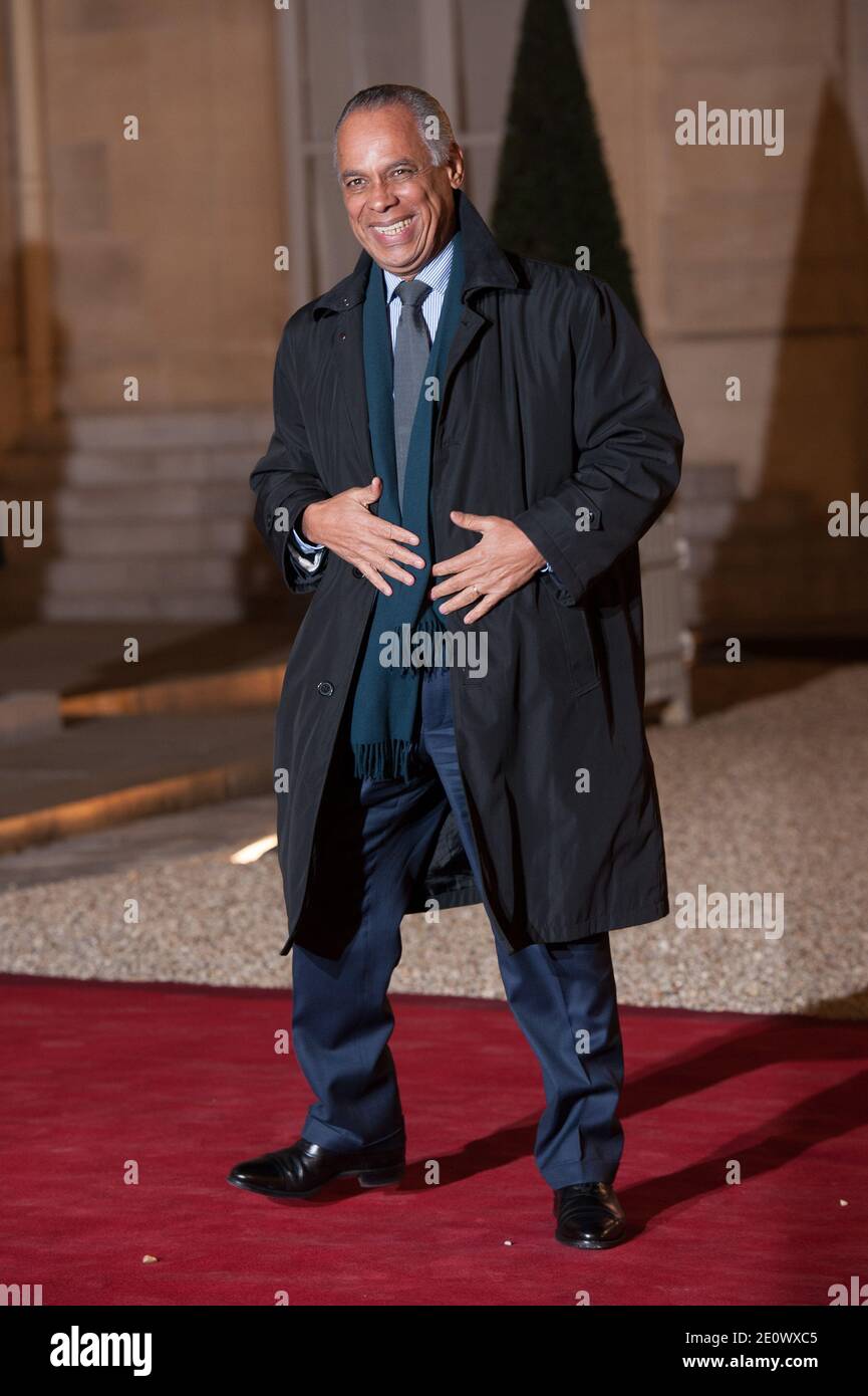 Victorin Lurel arriva al Palazzo Elysee per assistere a una cena di stato in onore del presidente brasiliano Dilma Rousseff, a Parigi, Francia, il 11 dicembre 2012. Foto di Christophe Guibbaud/ABACAPRESS.COM Foto Stock