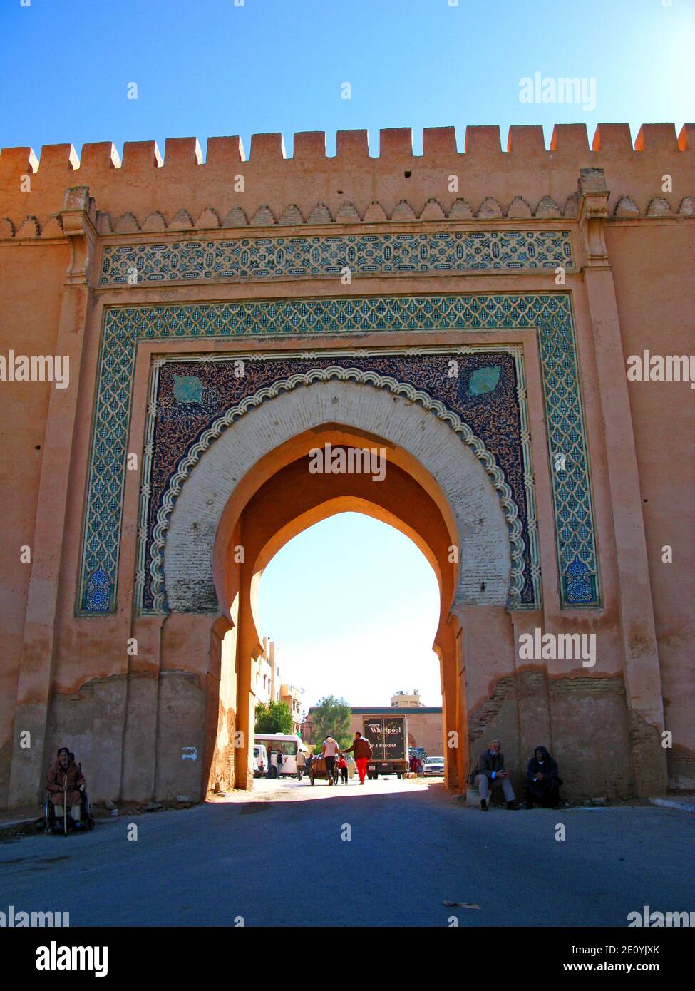 Porta di Bab El-Khemis a Meknes, Marocco Foto Stock