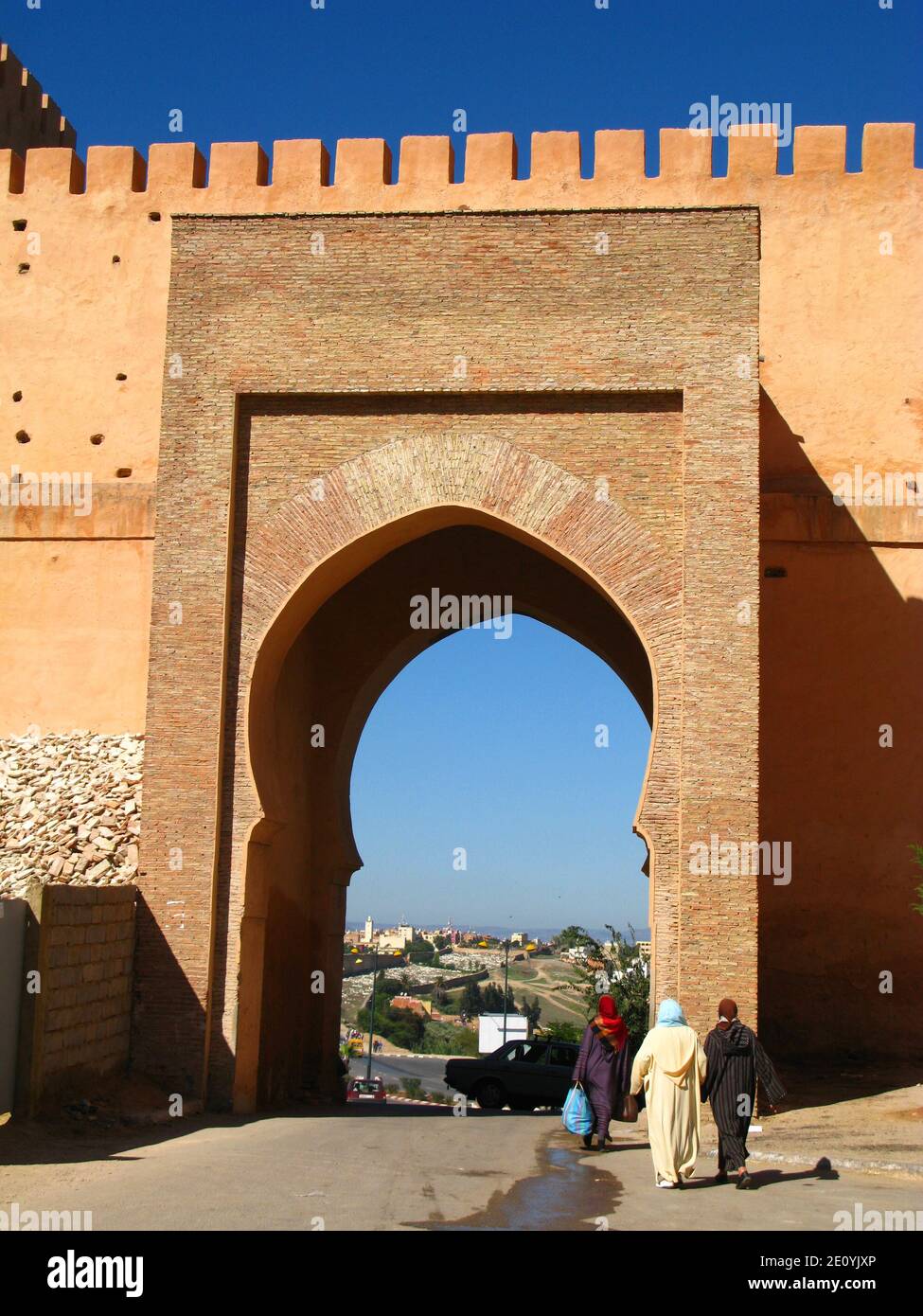 Porta di Bab El-Khemis a Meknes, Marocco Foto Stock