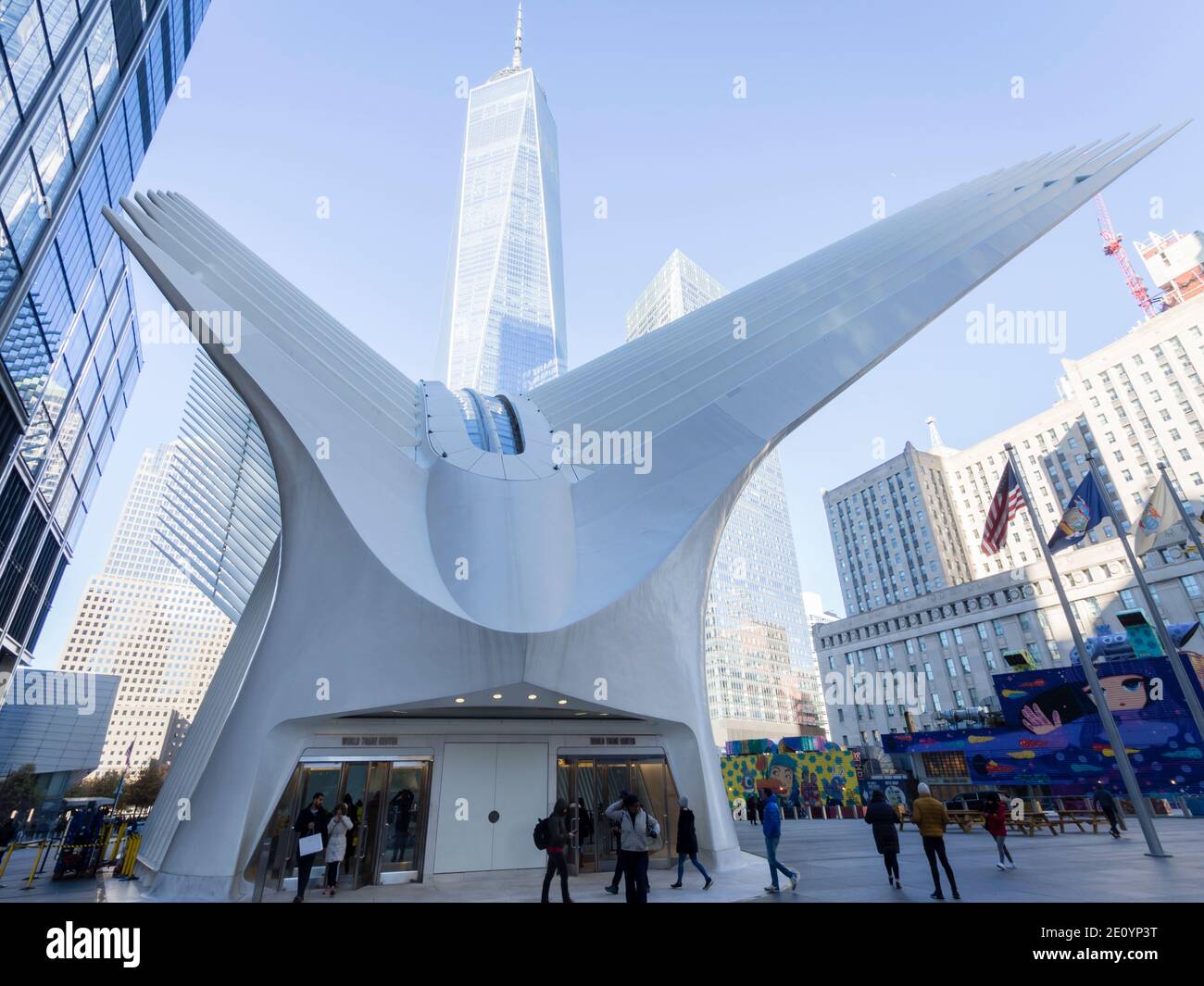 New York City, NY (USA) - 16 novembre 2019: Ingresso all'Oculus che ospita la Stazione del World Trade Center. Foto Stock