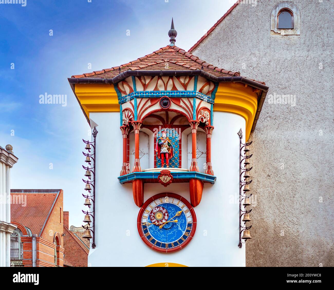 Museo degli orologi e delle opere di orologeria a Szekesfehervar Ungheria. I personaggi delle gabbie rappresentano i leggendari re e le famose figure dell'Hunga Foto Stock