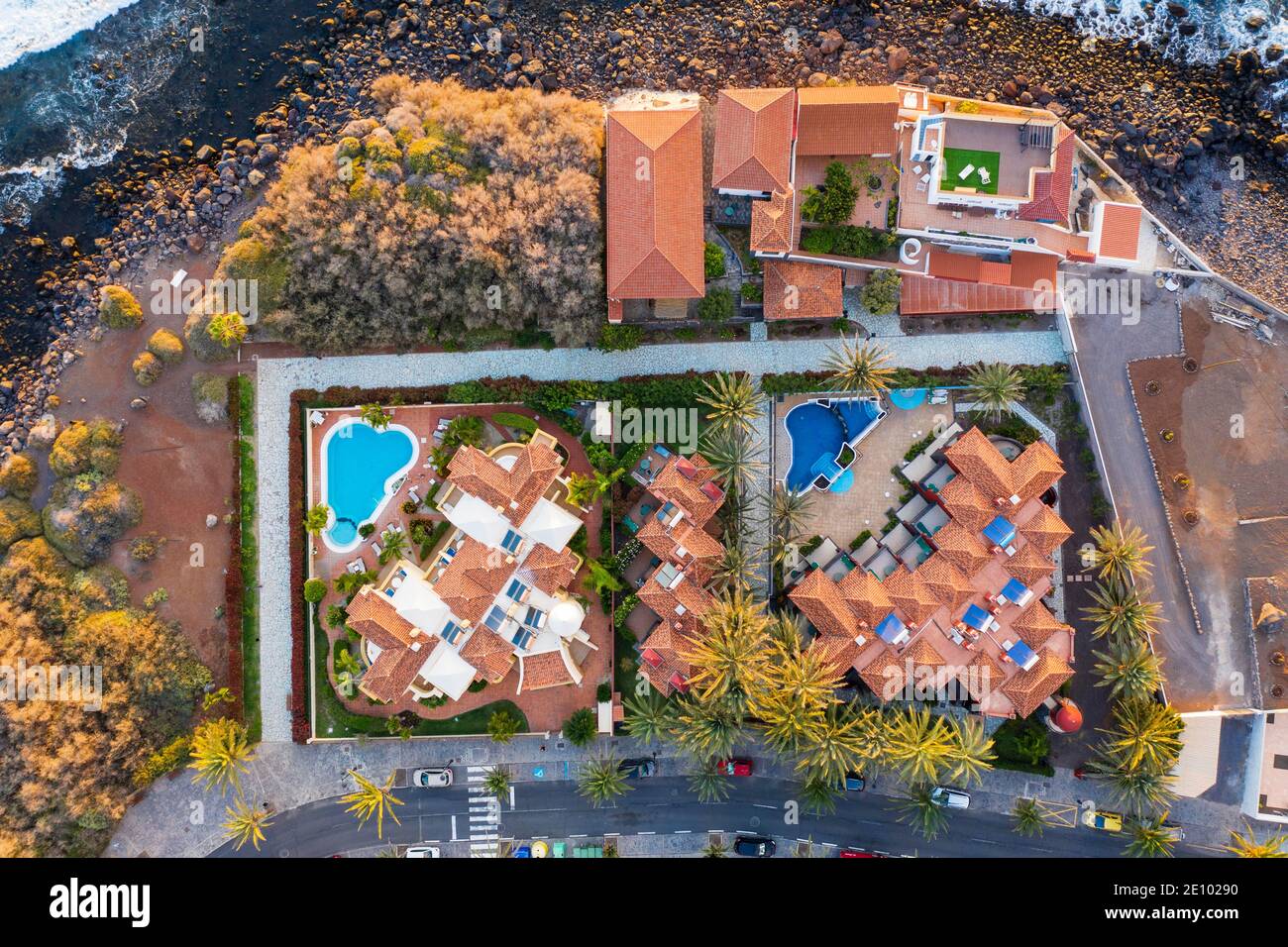 Case di appartamenti e case vacanze sulla costa dall'alto, la Puntilla, Valle Gran Rey, registrazione droni, la Gomera, Isole Canarie, Spagna, Europa Foto Stock