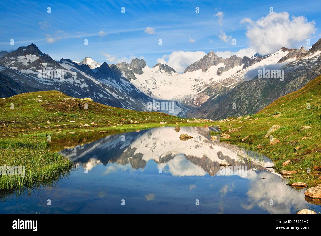 Alpi svizzere (m) Estate, ghiacciaio Oberaar, Oberaarhorn, 3638 m, Finsteraarhorn, 4274 m, Oberland Bernese, Berna, Svizzera, Europa Foto Stock