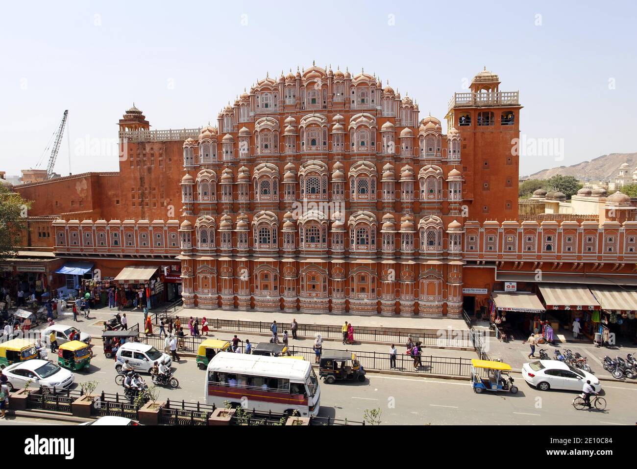 Hawa Mahal, o Palazzo Rosa (letteralmente 'Palazzo dei venti), Jaipur India Foto Stock