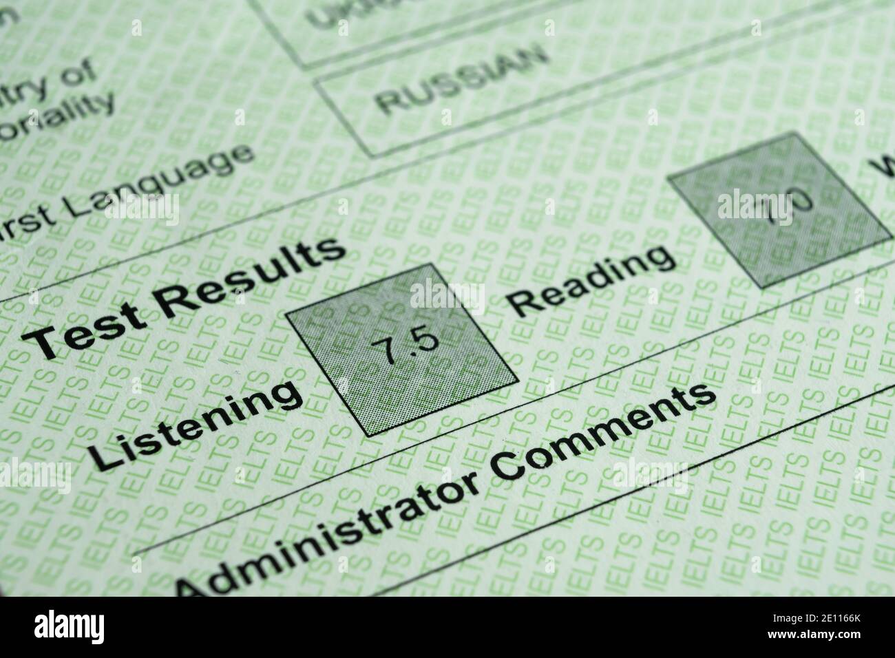 Stafford, Regno Unito - 3 gennaio 2021: Modulo di relazione di prova IELTS autentico. L'International English Language Testing System è una sta internazionale Foto Stock