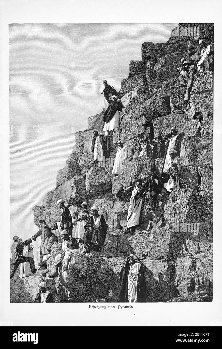 "Besteigung einer Pyramide", che si aggrava a una piramide con molti abitanti del luogo, Gizeh, Cairo, Egitto, "Die Hauptstädte der Welt". Breslau circa 1987 Foto Stock