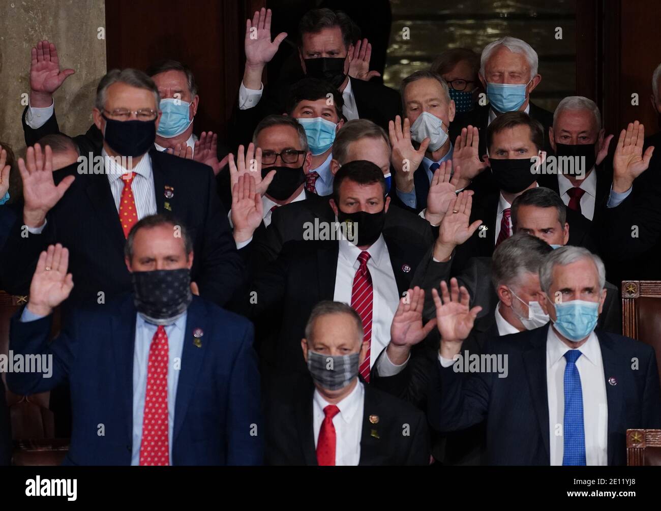 Washington, Stati Uniti. 3 gennaio 2021. I membri della Camera dei rappresentanti sono giurati durante il primo giorno del 117° Congresso nel Campidoglio degli Stati Uniti, domenica 3 gennaio 2021. Foto di Kevin Dietsch/UPI Credit: UPI/Alamy Live News Foto Stock
