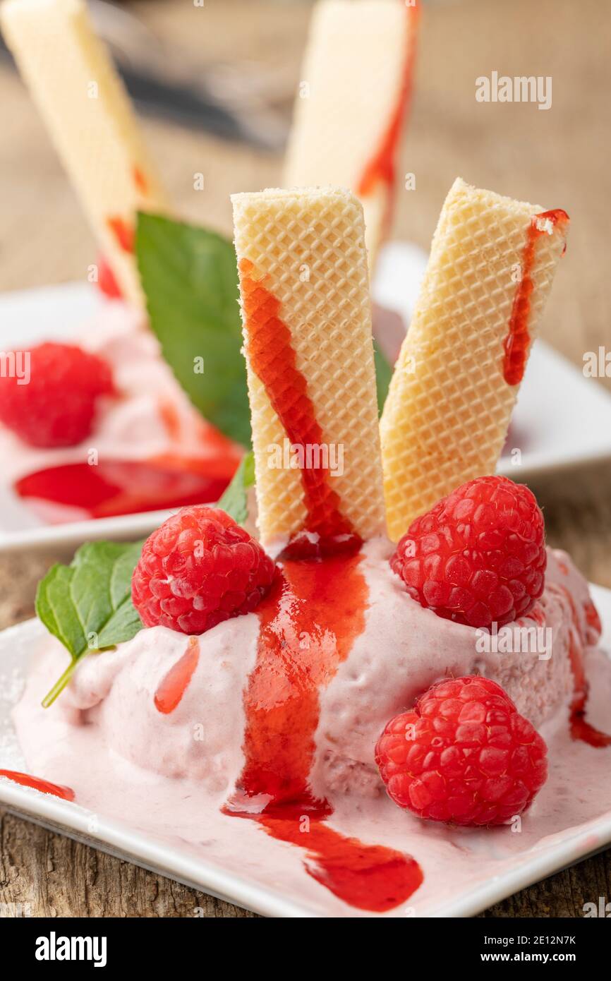 Gelato al lampone Foto Stock