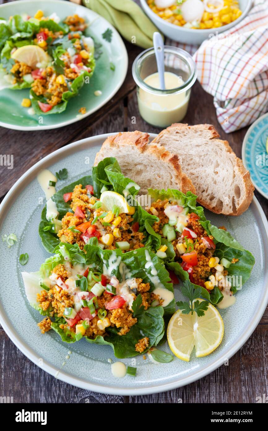 Insalata fresca con couscous Foto Stock