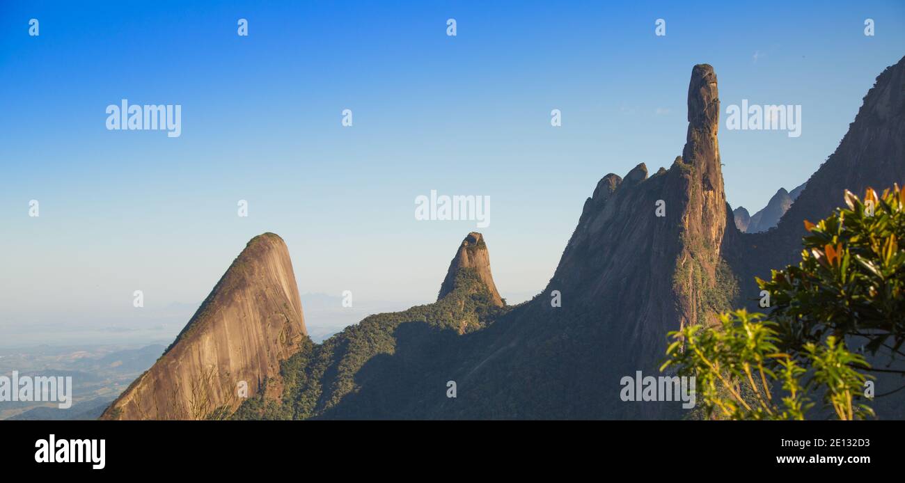 Le famose formazioni rocciose del parco nazionale Serra dos Órgãos Nello Stato di Rio de Janeiro in Brasile Foto Stock