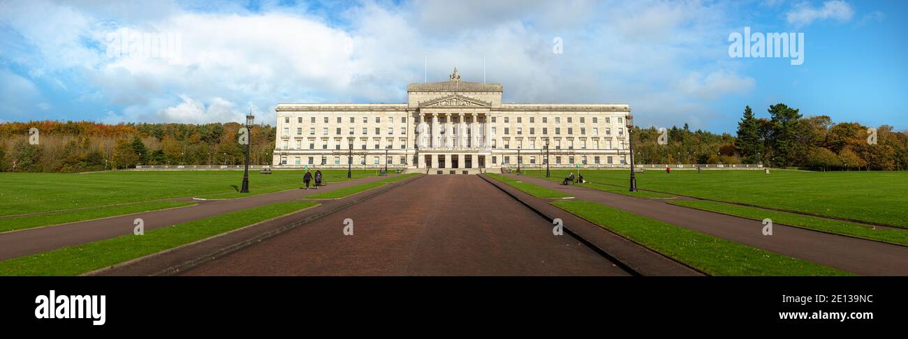 Panorama del Parlamento Stormont edificio in Irlanda del Nord, Regno Unito. Foto Stock