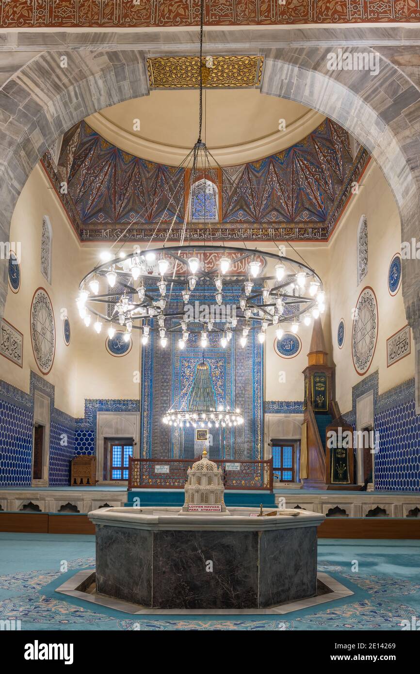 Vista interna della Moschea Verde conosciuta anche come Moschea di Mehmed i a Bursa, Turchia Foto Stock