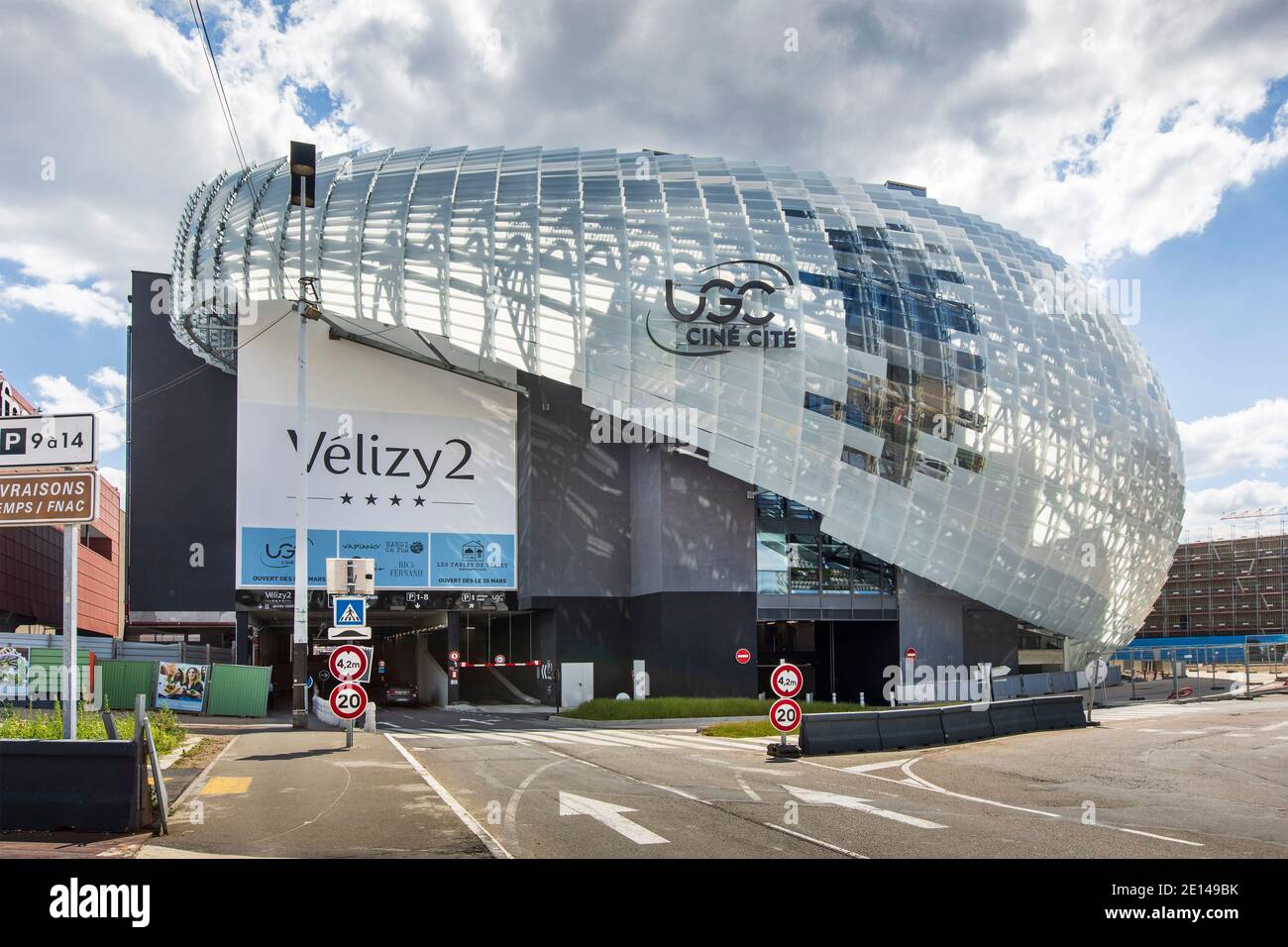 Velizy-Villacoublay (zona di Parigi): Vista esterna del centro commerciale Velizy 2 gestito da Unibail-Rodamco Westfield. Foto Stock