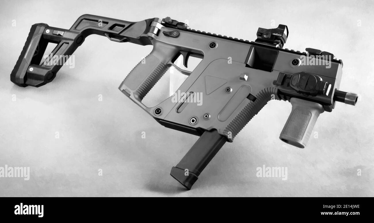 Moderna valigetta pieghevole da 9mm con pistola automatica . Foto Stock