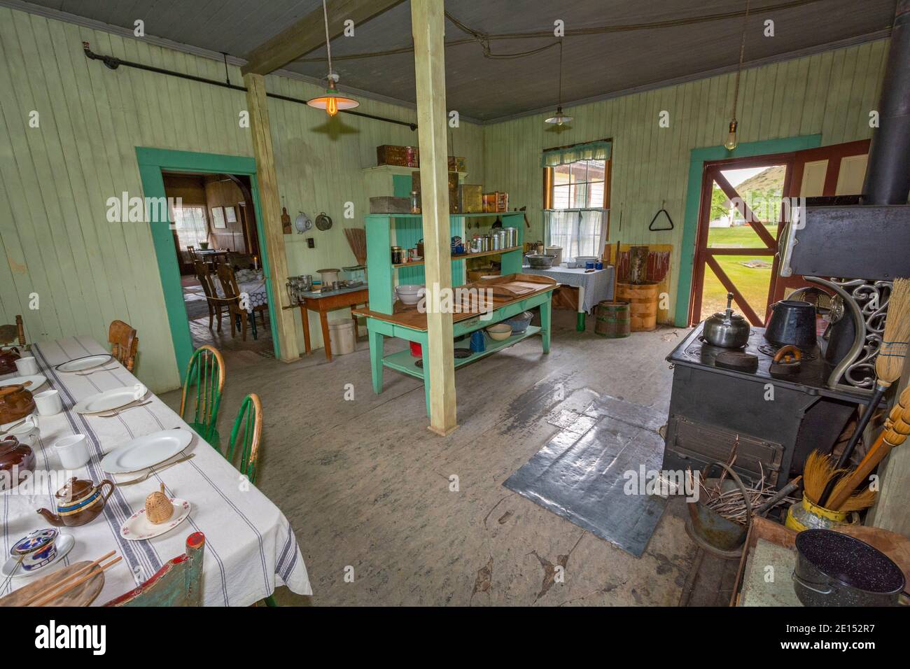 Canada, British Columbia, cache Creek, Historic Hat Creek Ranch, Hat Creek House, Kitchen, circa 19C alloggio Foto Stock