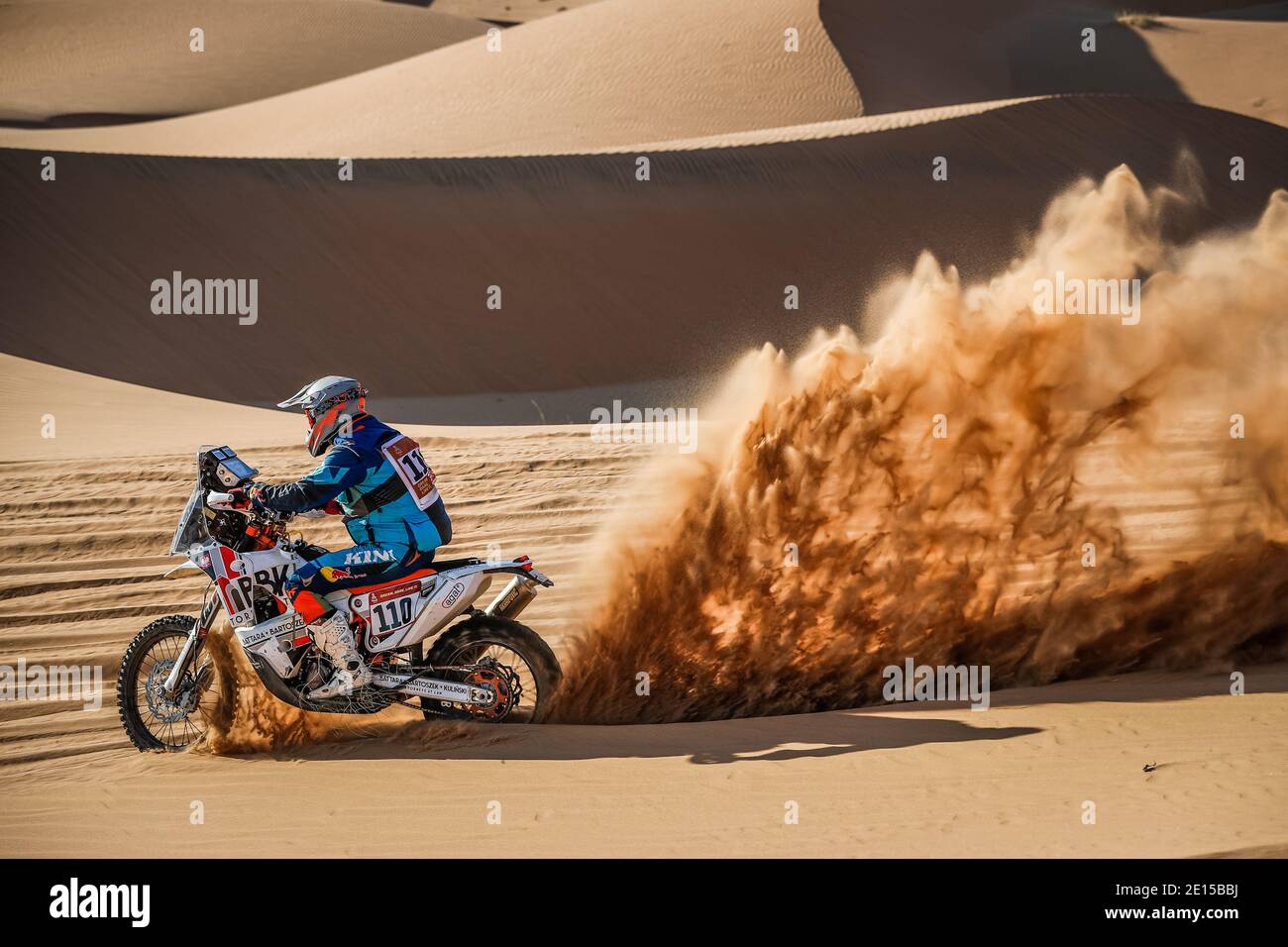 Bisha, Arabia Saudita. 4 gennaio 2021. 110 Bartoszek Jacek (pol), KTM, Duust Rally Team, Moto Action durante la seconda tappa della Dakar 2021 tra Bisha e Wadi al Dawasir, in Arabia Saudita il 4 gennaio 2021 - Photo Antonin Vincent/DPPI/LM Credit: Gruppo editoriale LiveMedia/Alamy Live News Foto Stock