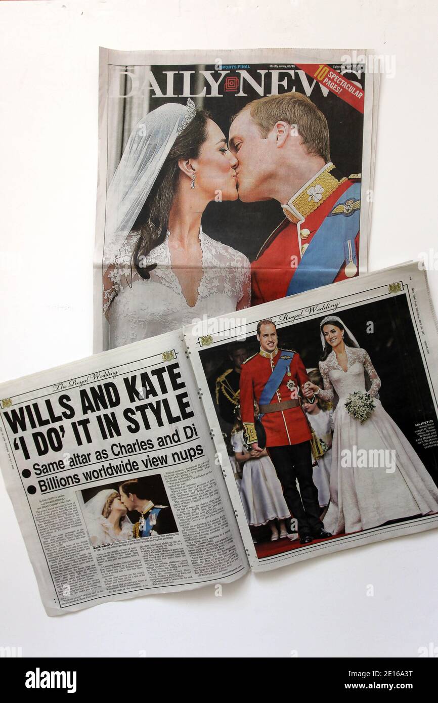 New York Newspaper riferisce il matrimonio reale del principe William e di Catherine Middleton a New York, NY il 1 maggio 2011.Photo di Charles Guerin/ABACAPRESS.COM Foto Stock