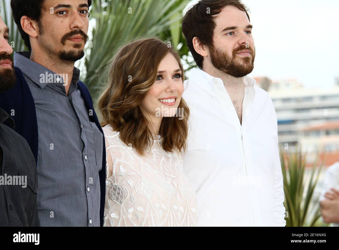 Elisabeth Olsen e il regista Sean Durkin alla fotocellula del film 'Martha Marcy May Marlene' presentato nella sezione un certo Regard come parte del 64° Festival Internazionale del Cinema di Cannes, al Palais des Festivals di Cannes, Francia meridionale, il 15 maggio 2011. Foto di Olivier Vigerie/ABACAPRESS.COM Foto Stock