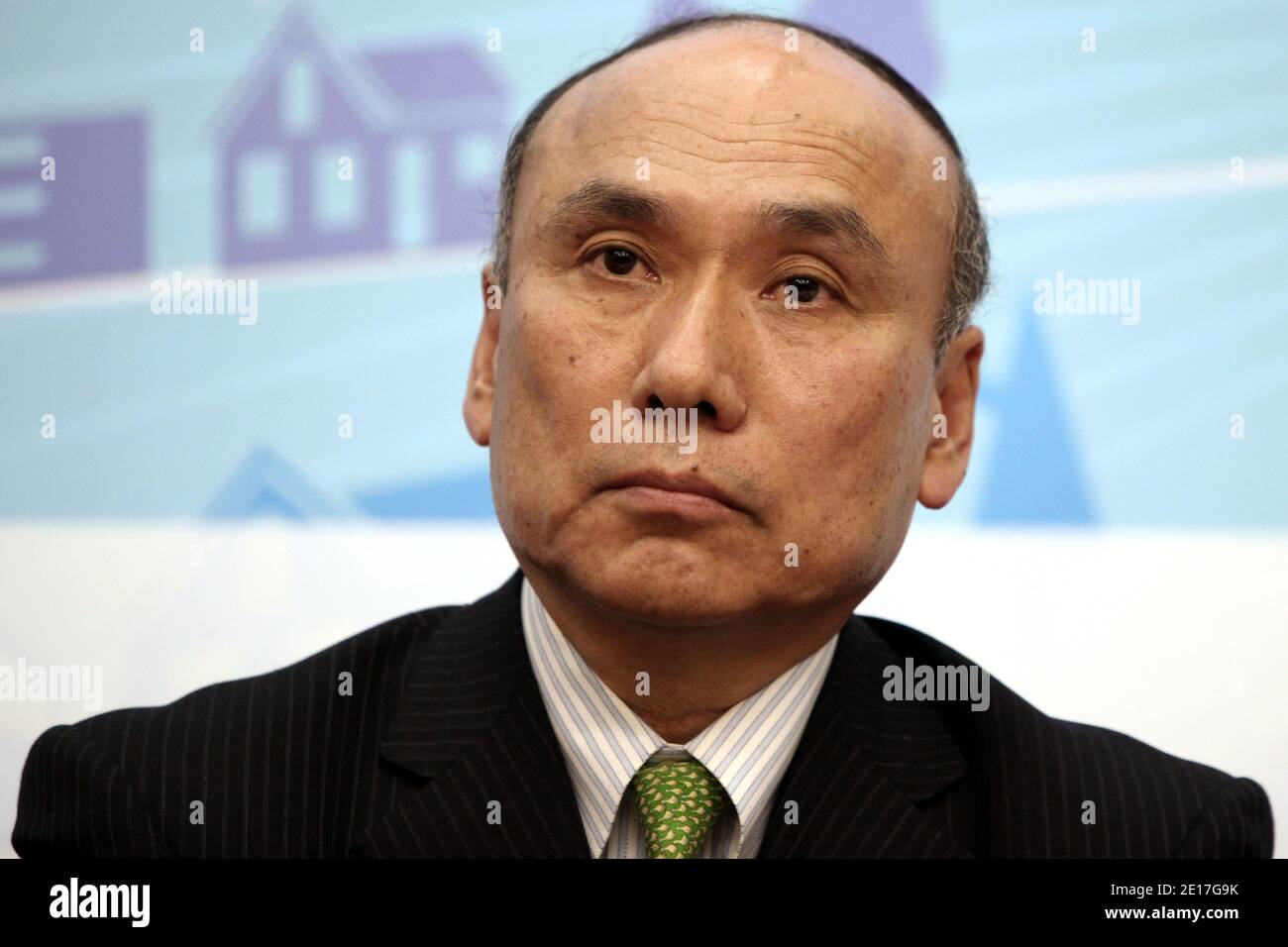 Il Vice Ministro degli Affari internazionali del Ministero dell'Economia, del Commercio e dell'industria del Giappone (METI) Hideichi Okada partecipa a una conferenza stampa presso la sede dell'OCSE, Chateau de la Muette, durante la convention sulla sicurezza nucleare, nell'ambito degli sforzi internazionali per imparare dall'incidente della centrale giapponese di Fukushima; In preparazione di una riunione ministeriale dell'Agenzia internazionale dell'energia atomica del 22-24 giugno 2011, a Parigi, Francia, 07 giugno 2004. Foto di Stephane Lemouton/ABACAPRESS.COM Foto Stock