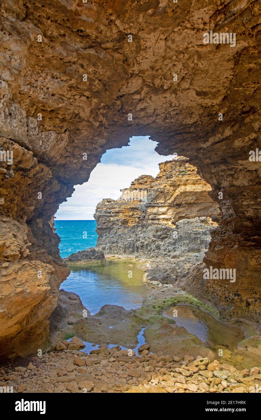 La Grotta sulla Great Ocean Road Foto Stock