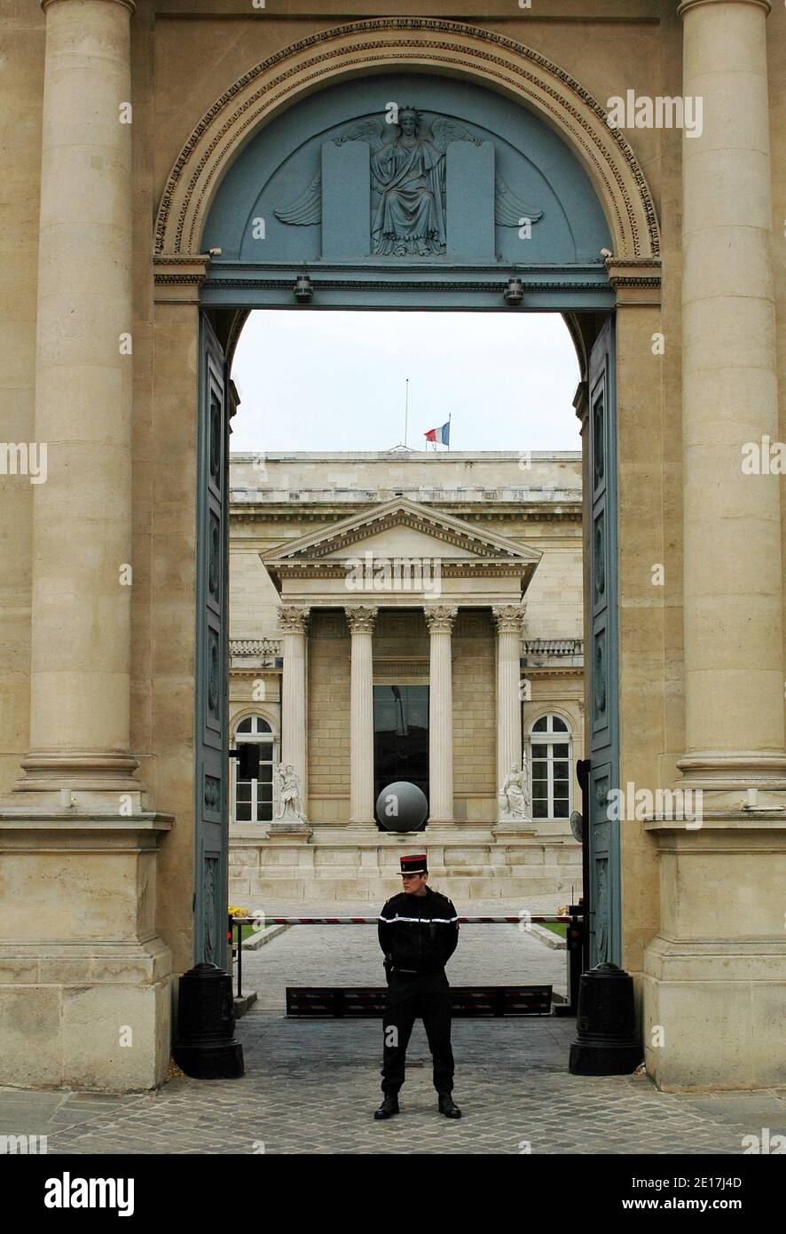 Illustrazione de l'Assemblée Nationale. Sexisme à l'Assemblée: Sur le 577 députés que compte l'Assemblée seules 113 sont des femmes. Parigi, Francia le 5 Juin 2011. Foto di Alain Apaydin/ABACAPRESS.COM Foto Stock