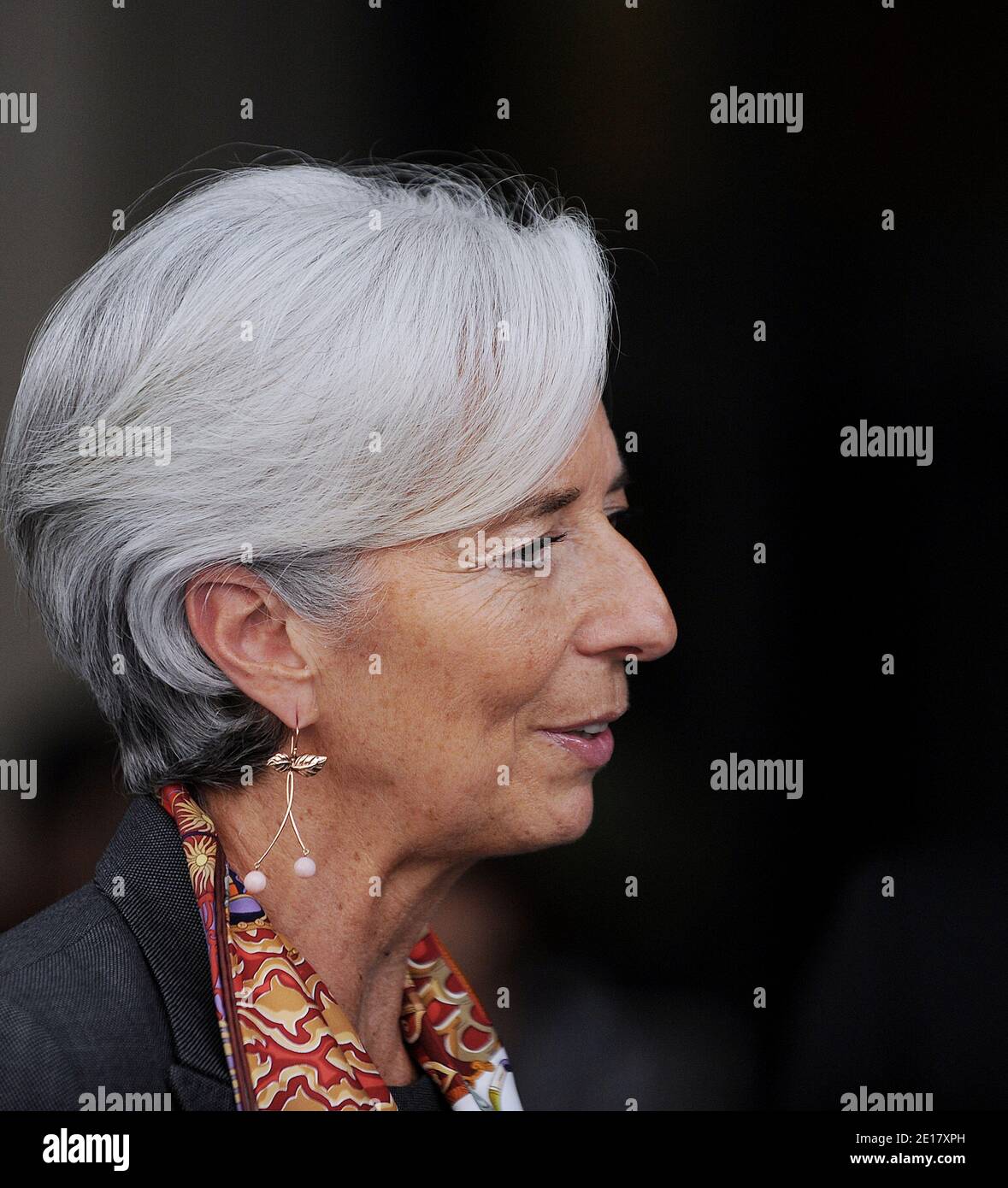 Il ministro francese delle finanze Christine Lagarde fa una dichiarazione alla stampa davanti alla sede del FMI dopo due giorni di incontri, il 23 giugno 2011, a Washington D.C. Lagarde, che si ritiene sia in linea con il primo posto di lavoro del FMI. Foto di Olivier Douliery/ABACAPRESS.COM Foto Stock