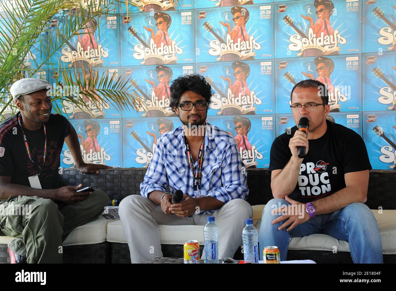 Claude Mc Solar, Sebastien Folin e Luc Barruet durante il festival annuale di beneficenza e raccolta fondi sull'AIDS "Solidays", che si è tenuto presso l'autodromo Longchamp di Parigi, in Francia, il 24 giugno 2011. Foto di Giancarlo Gorassini/ABACAPRESS.COM Foto Stock