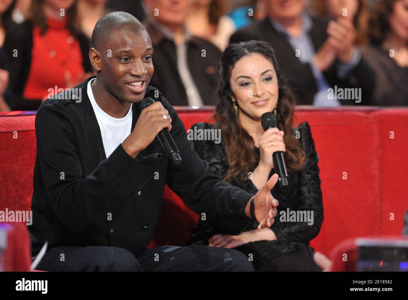 Abd al Malik et sa femme Wallen lors de l'enregistrement de l'Emission Vivement Dimanche, Parigi, Francia, le 13 avril 2011. Foto di Max Colin/ABACAPRESS.COM Foto Stock
