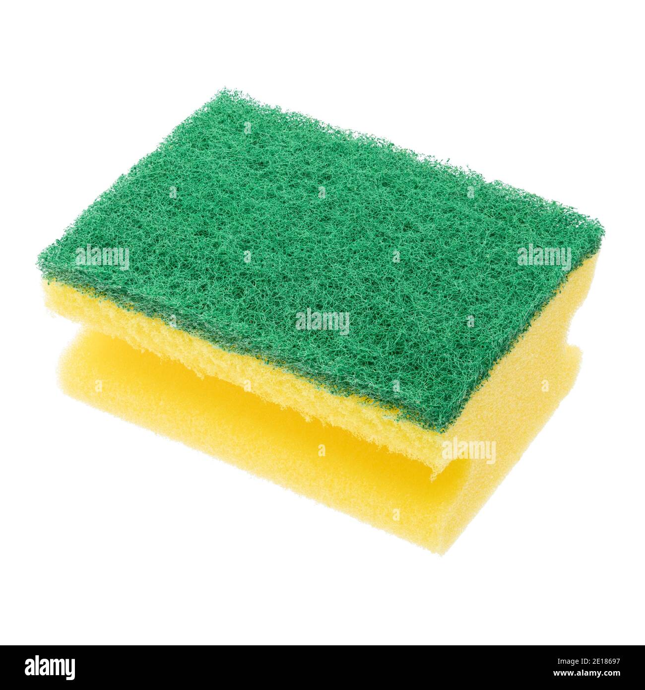 Spugna isolata su sfondo bianco. Profondità di campo completa. Foto Stock