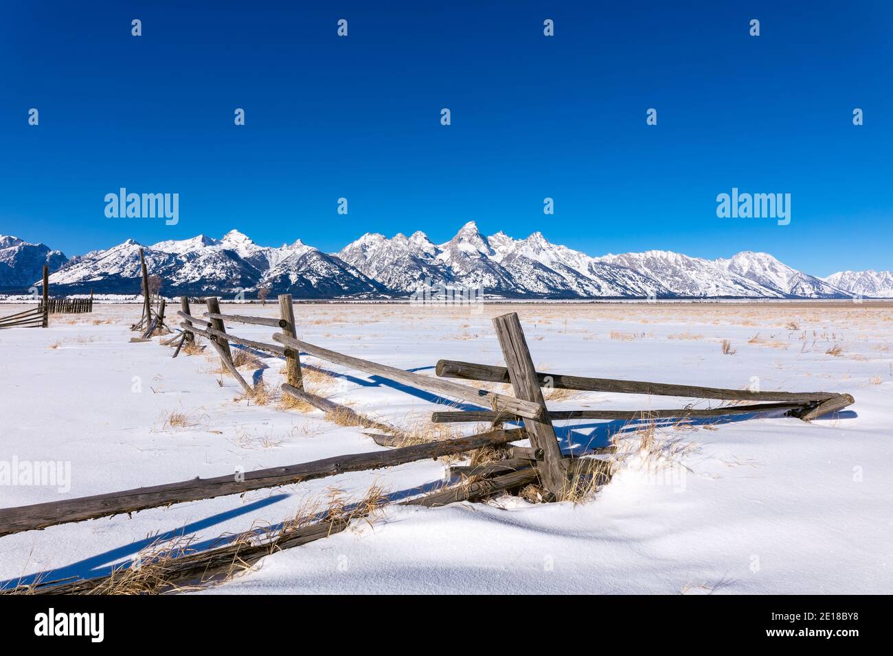 Vista panoramica invernale del Teton Range nel Grand Teton National Park, Jackson Hole, Wyoming Foto Stock