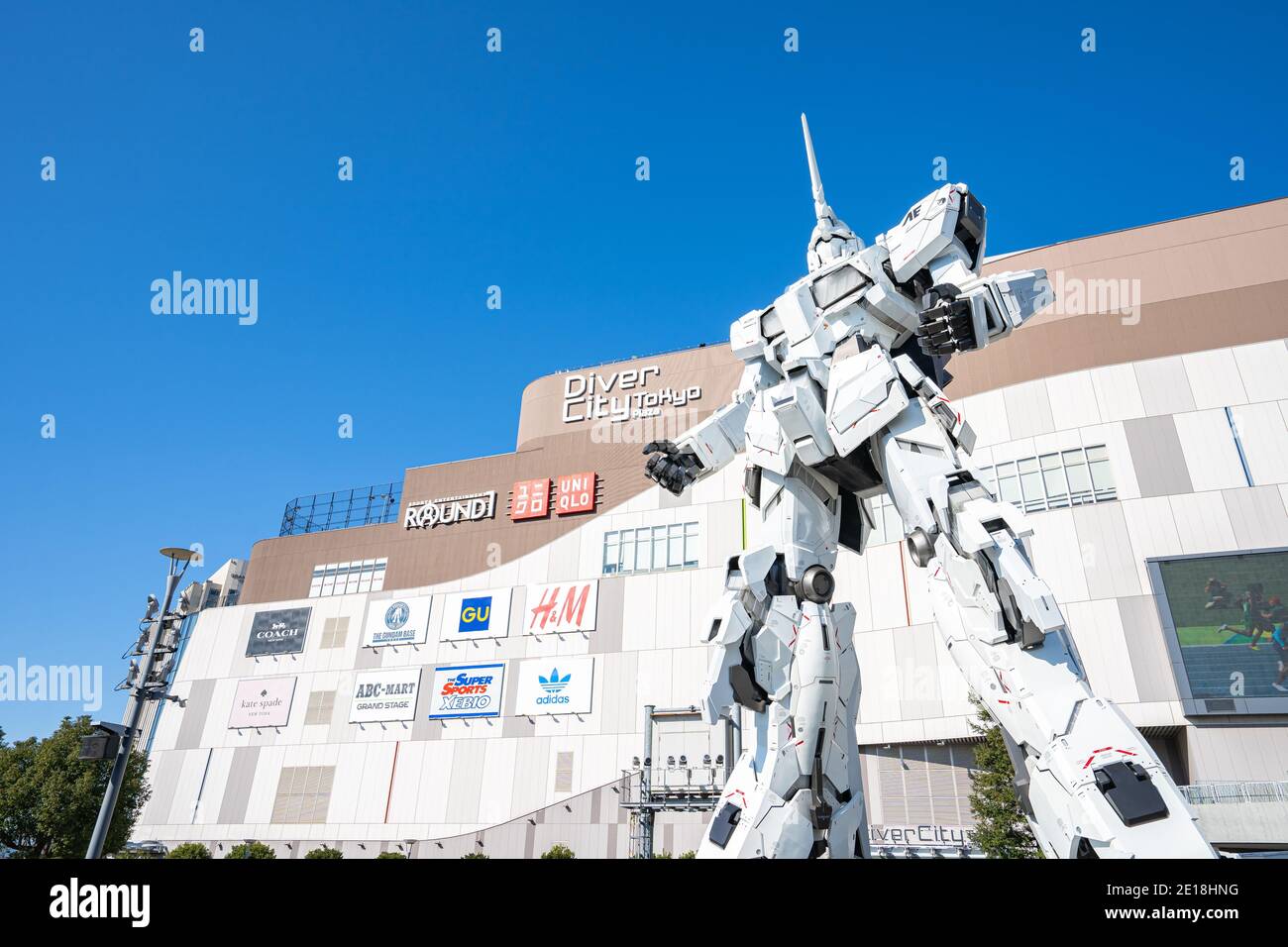 Tokyo, Giappone - 3 gennaio 2020: Dimensioni della vita di RX-0 Gundam punto di riferimento di Odaiba nella città di Tokyo, Giappone. Foto Stock