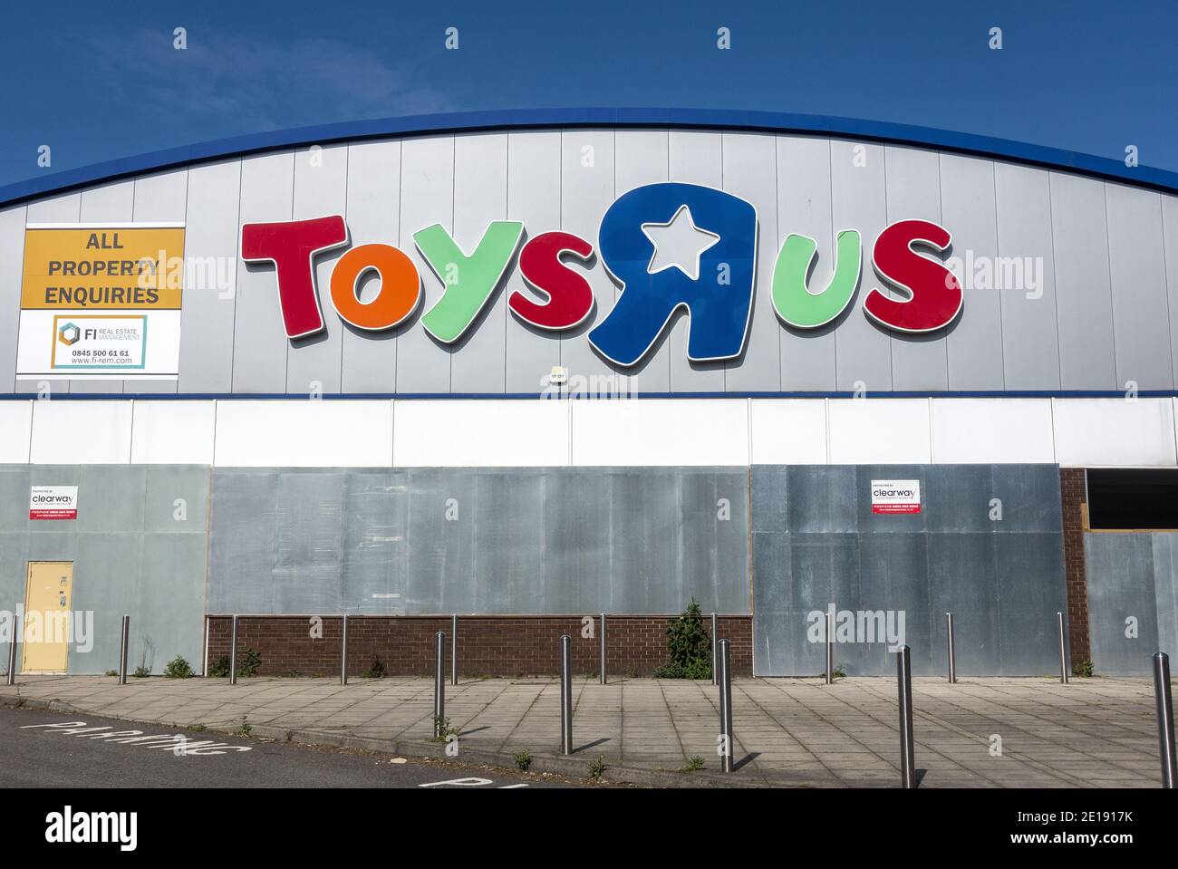 Ci ha imbarcato Toys R US negozio a Southampton dopo il la catena è crollata nell'amministrazione dopo che ha lottato per pagare a. £15 milioni di tasse Foto Stock