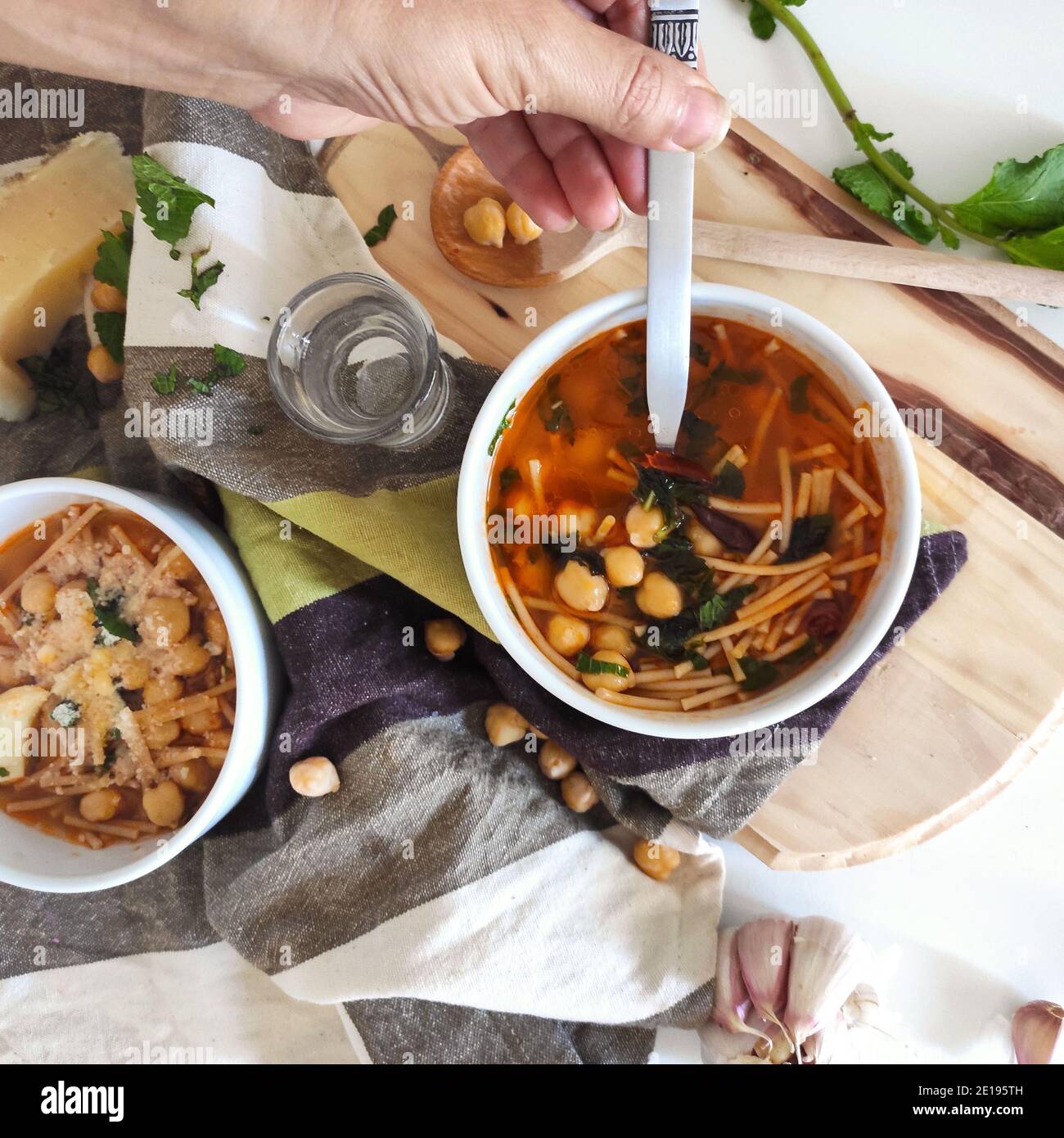 Ciotola per zuppa di ceci e pasta Foto Stock