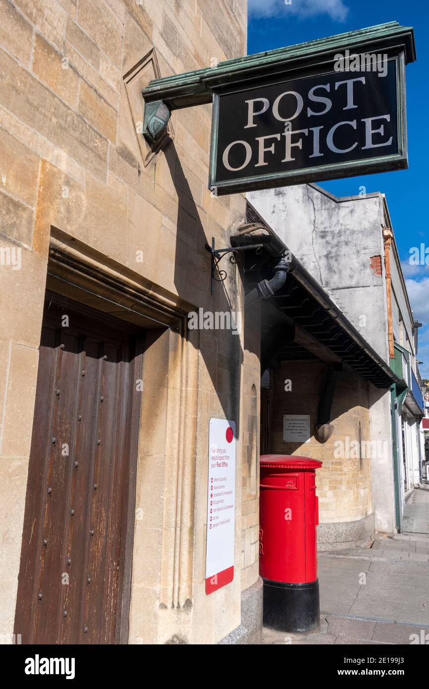 Filiale dell'ufficio postale su British High Street Foto Stock