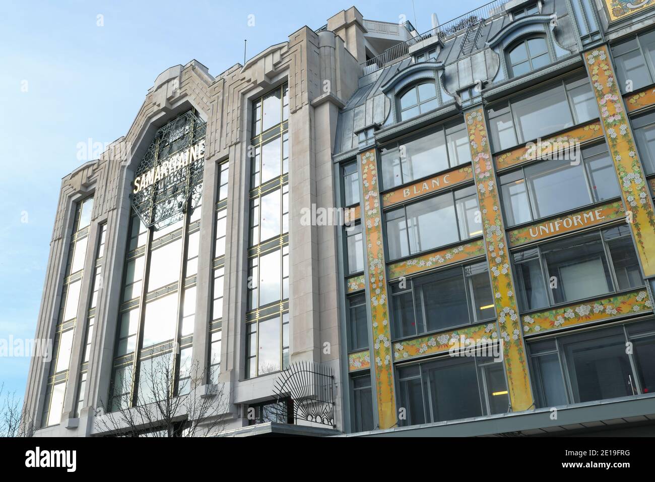 Parigi, Francia. Dicembre 30. 2020. Vista sul famoso edificio del grande magazzino Samaritaine. Foto Stock