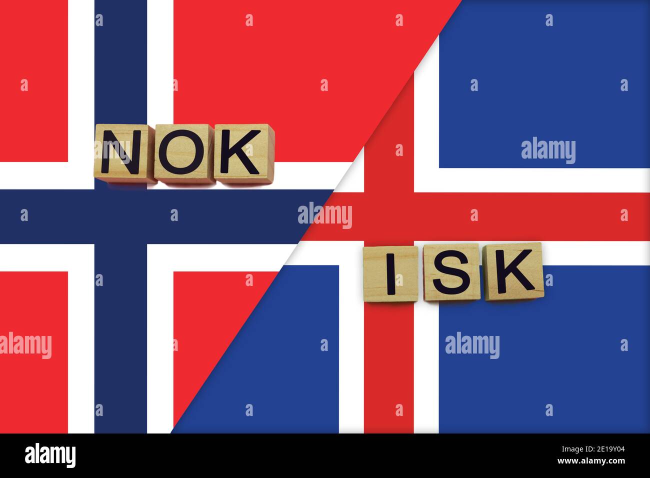 La Norvegia e l'Islanda codificano le valute in base alle bandiere nazionali. Concetto di trasferimento di denaro internazionale Foto Stock