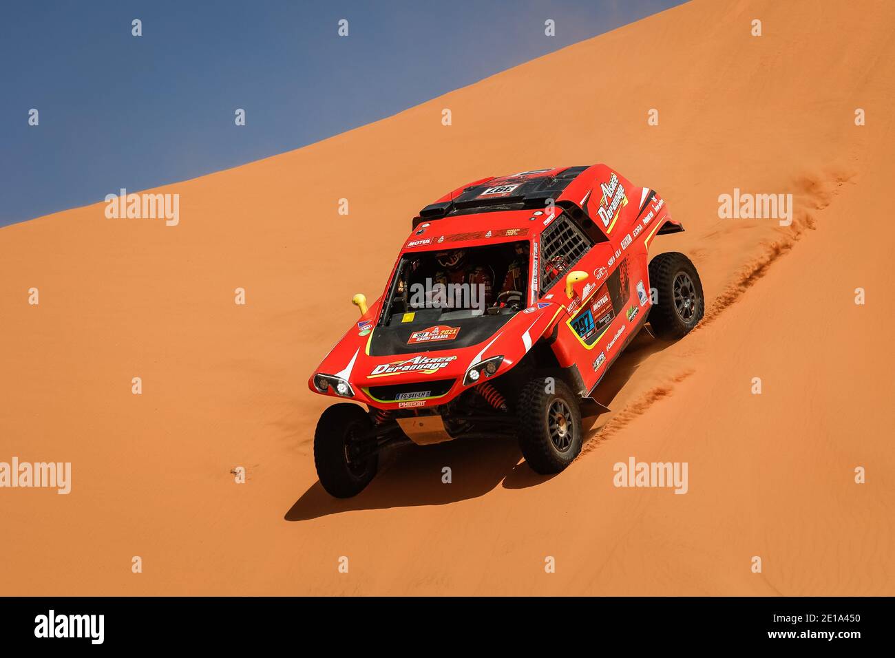 Wadi al Dawasir, Arabia Saudita. 05 gennaio 2021. 397 Pisson Jean-Luc (fra), Sarreau Valentin (fra), PH Sport, JLT Racing, veicoli leggeri prototipo - T3, azione durante la 3^ tappa della Dakar 2021 tra Wadi al Dawasir e Wadi al Dawasir, in Arabia Saudita il 5 gennaio 2021 - Foto Florent Gooden/DPPI/LM Credit: Gruppo Editoriale LiveMedia/Alamy Live News Foto Stock