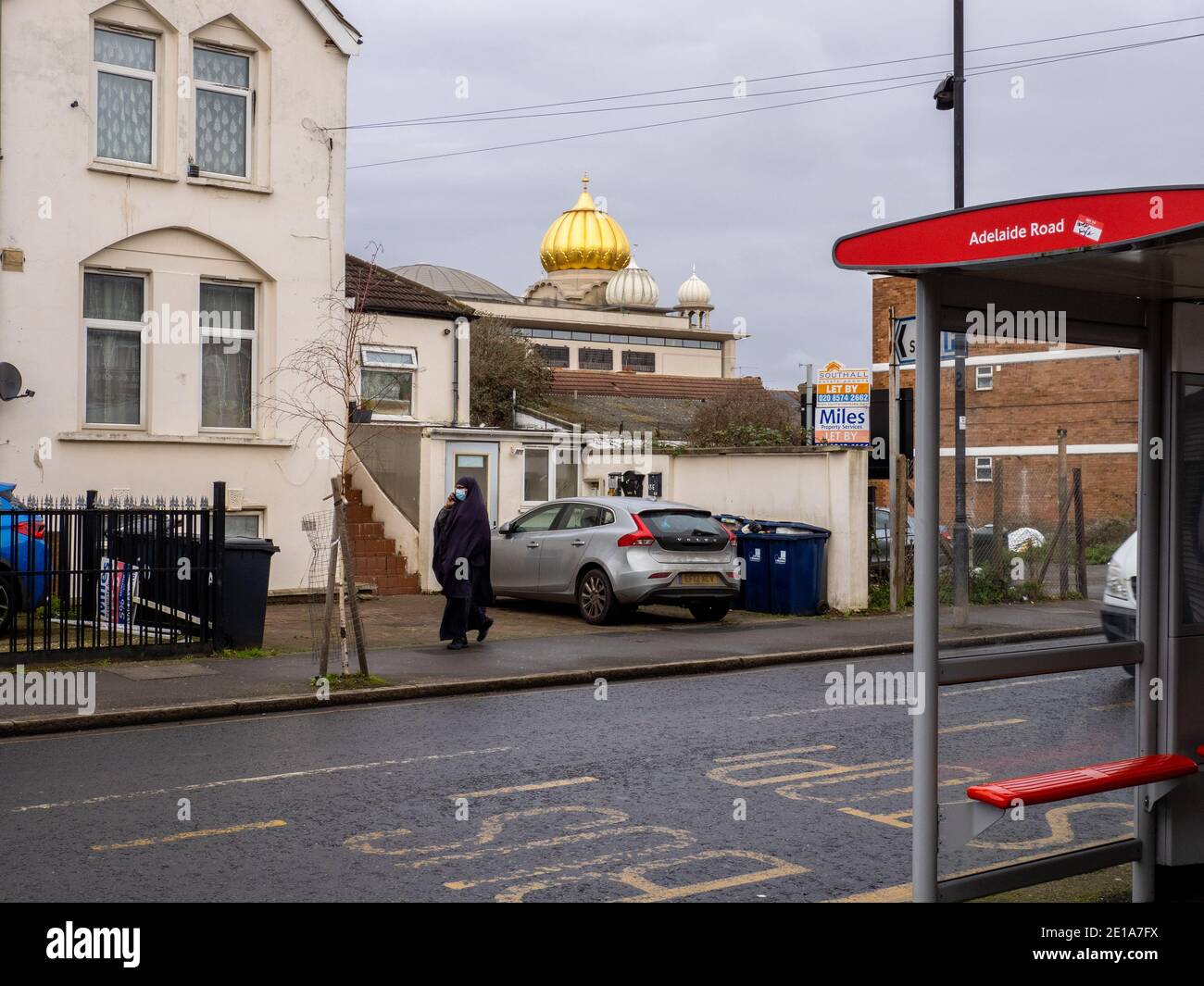 La cupola del Gurdwara Sri Singh Sabha a Southall, un sobborgo ad ovest di Londra. Foto Stock