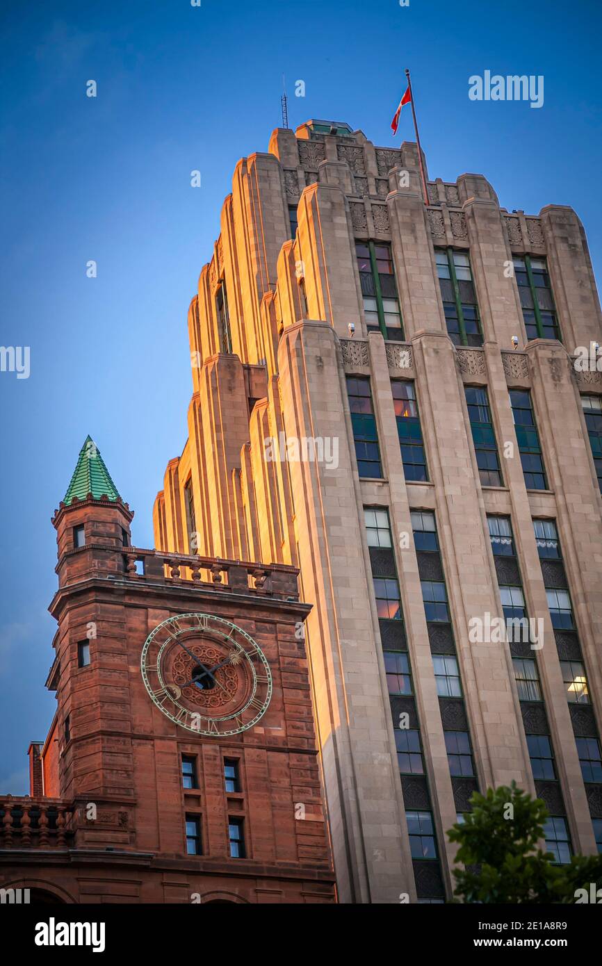 New York Life Insurance Building e Aldred Building, Montreal, Quebec, Canada, luglio 2012 Foto Stock
