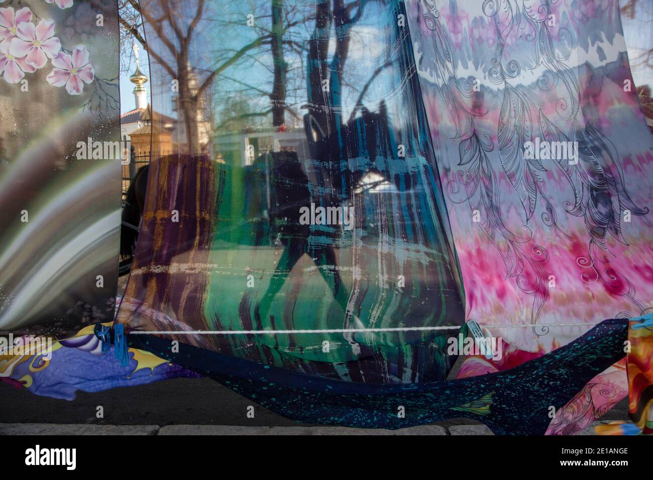 Russian shawls immagini e fotografie stock ad alta risoluzione - Alamy