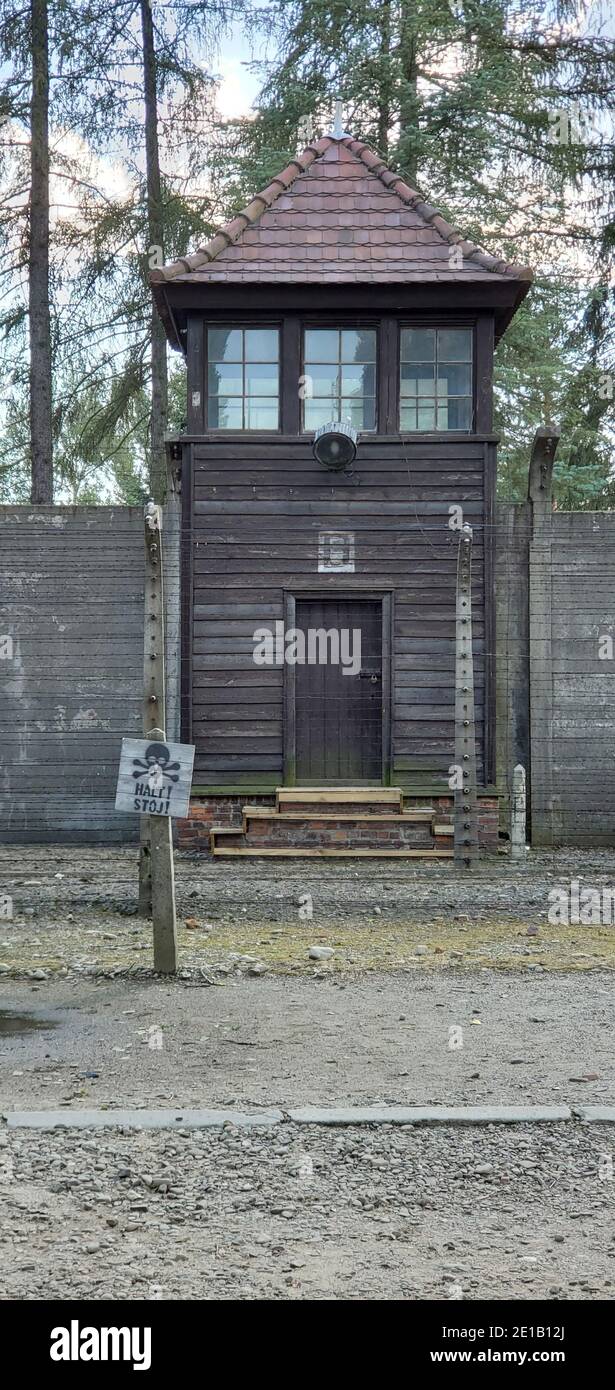 Torre di guardia nel campo di sterminio di Auschwitz i a Oswiecim, Polonia Foto Stock