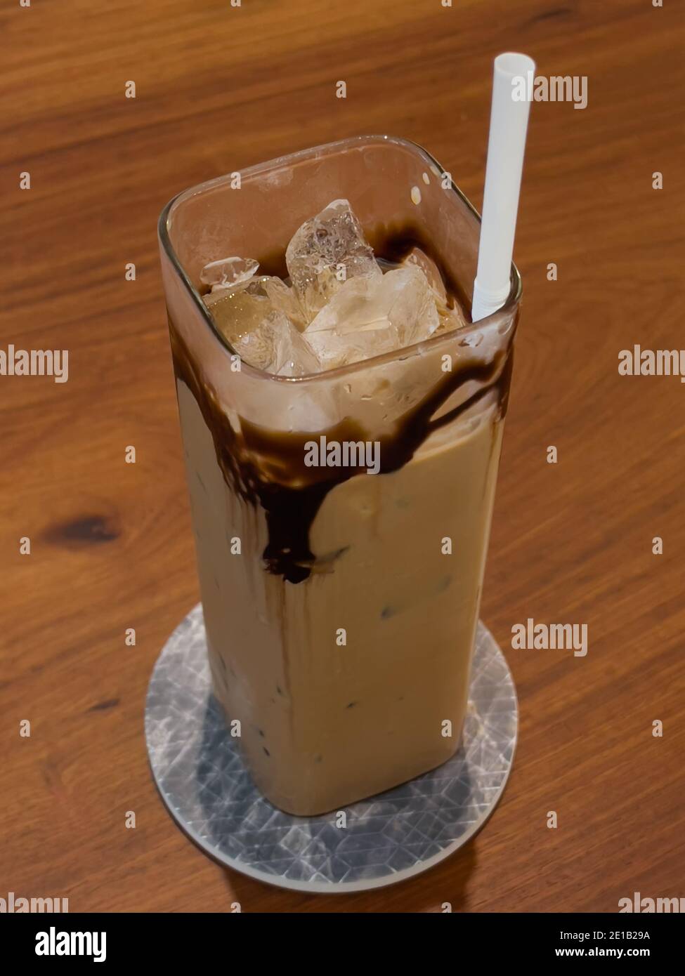 Caffè ghiacciato sul tavolo di legno, stock photo Foto Stock