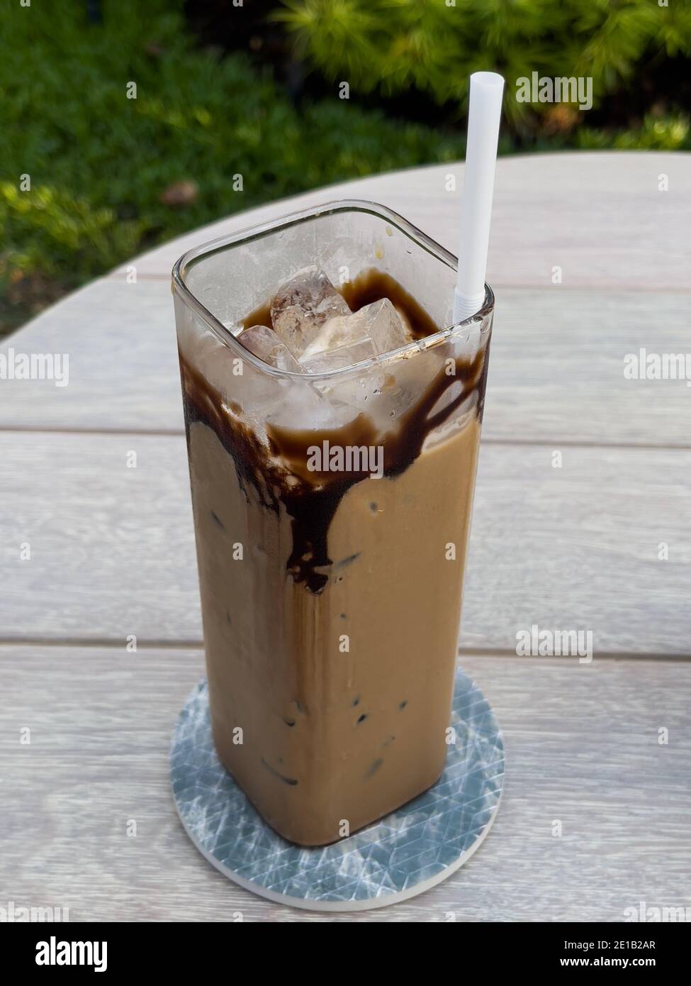 Caffè ghiacciato sul tavolo di legno, stock photo Foto Stock
