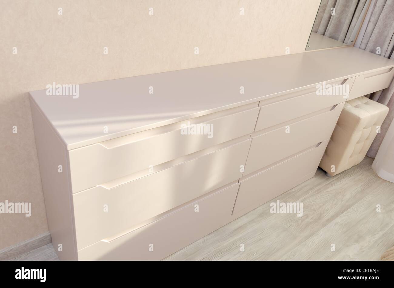 Ampia, lunga, leggera cassettiera in camera da letto, vista dall'alto.  Bella camera da letto moderna interno Foto stock - Alamy