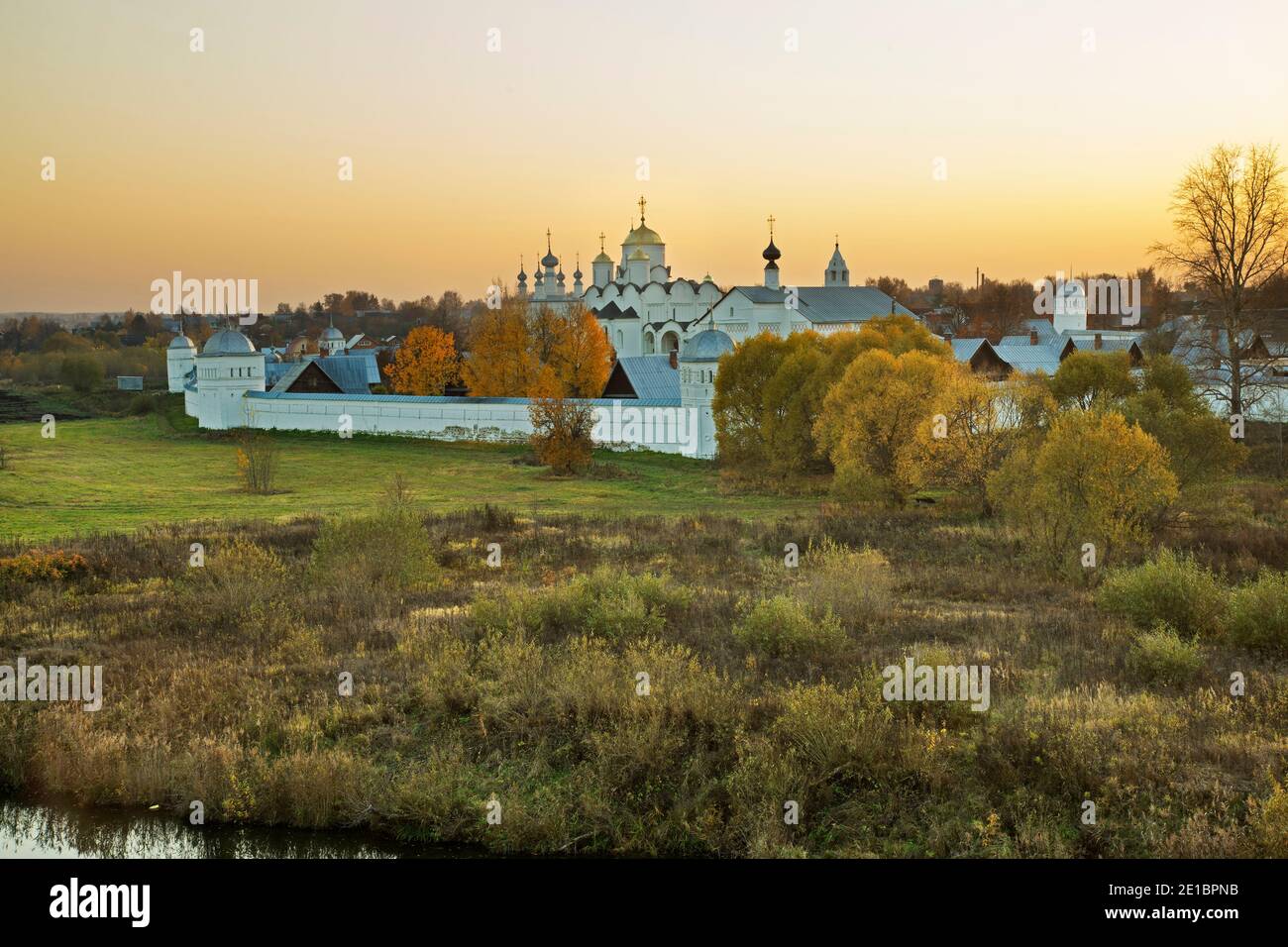 Santo intercessione (Pokrovsky) monastero a Suzdal'. La Russia Foto Stock