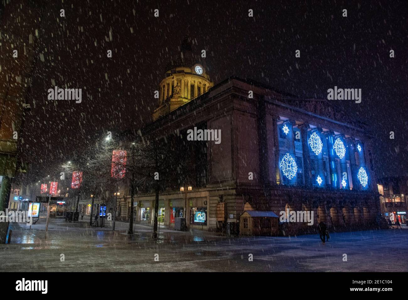 Doccia di neve nella Piazza del mercato, Nottingham City Centre Nottinghamshire Inghilterra Regno Unito Foto Stock