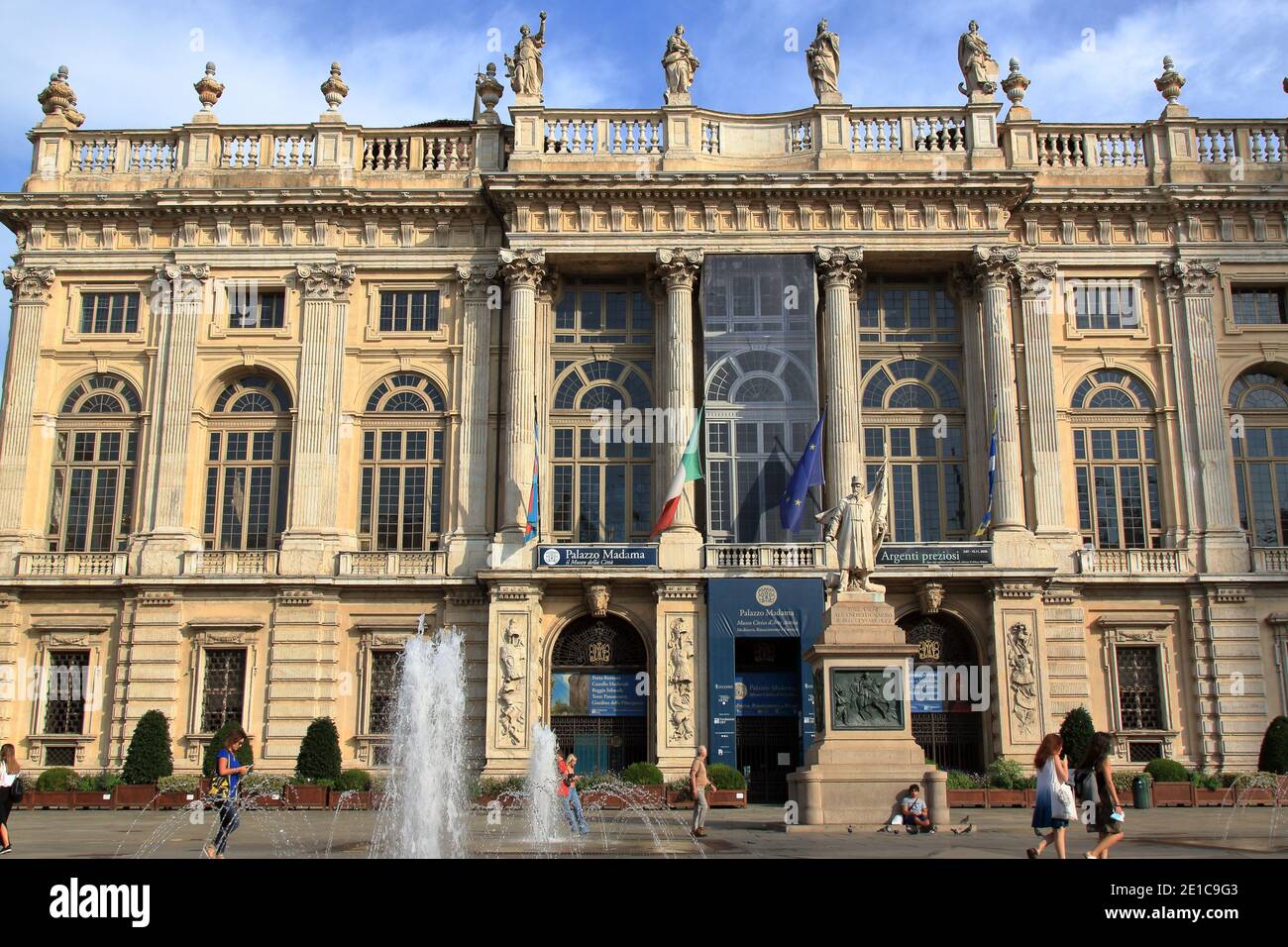 Torino, Italia - settembre 2020: Facciata del palazzo delle madame vista da Piazza Castello Foto Stock
