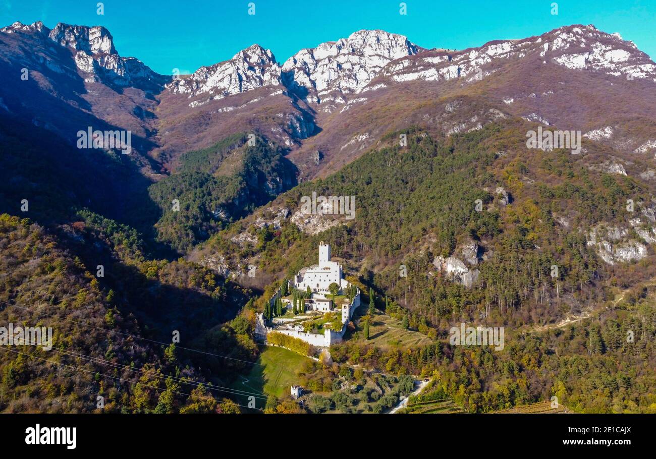 Castello d'Avio in provincia di Trento, Vallagarina, Trentino Alto Adige, italia settentrionale, europa. Castello medievale di Sabbionara. Foto Stock