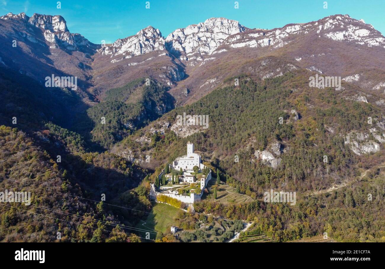 Castello d'Avio in provincia di Trento, Vallagarina, Trentino Alto Adige, italia settentrionale, europa. Castello medievale di Sabbionara. Foto Stock